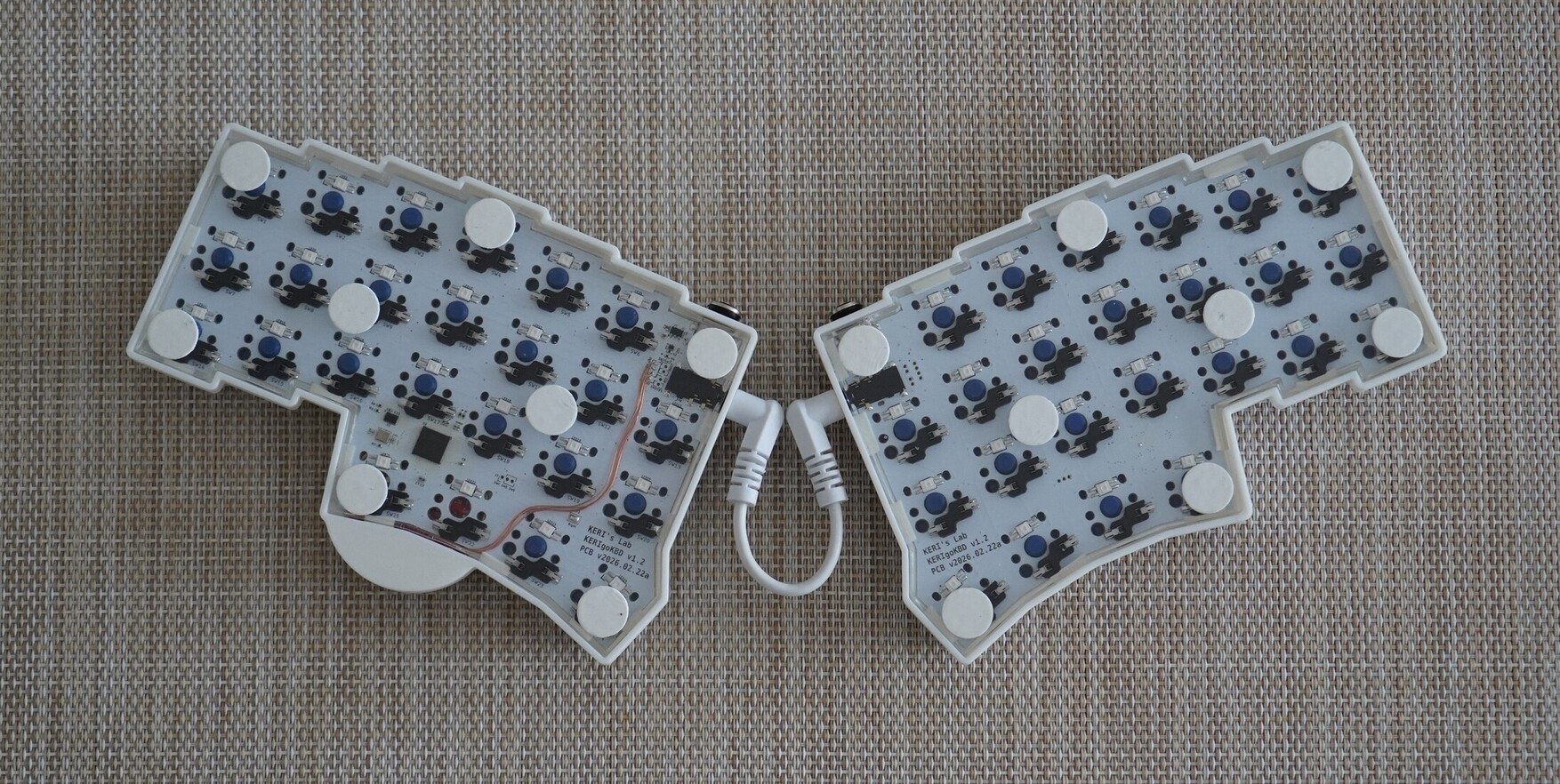 KERIgoKBD v2 の裏面